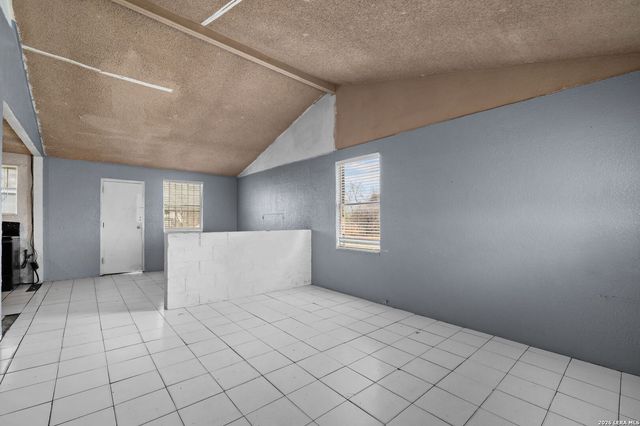 844 County Road 6846, Lytle, TX 78052