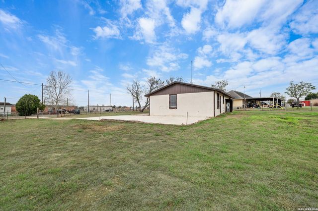 844 County Road 6846, Lytle, TX 78052