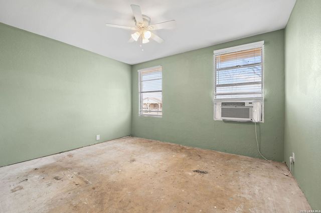 844 County Road 6846, Lytle, TX 78052