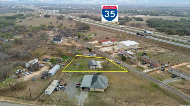 844 County Road 6846, Lytle, TX 78052