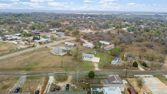 844 County Road 6846, Lytle, TX 78052