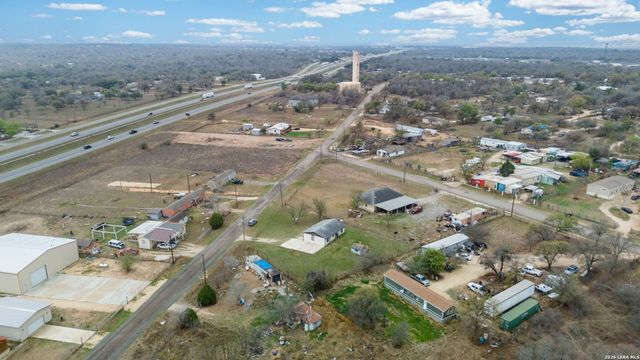 844 County Road 6846, Lytle, TX 78052