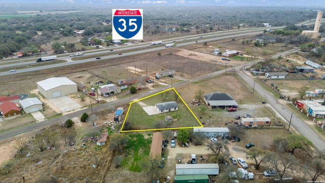 844 County Road 6846, Lytle, TX 78052