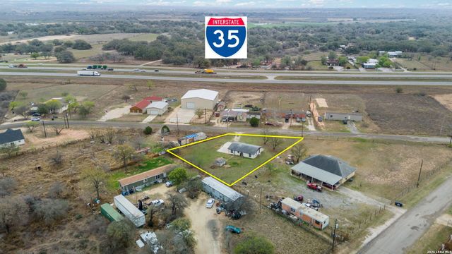 844 County Road 6846, Lytle, TX 78052