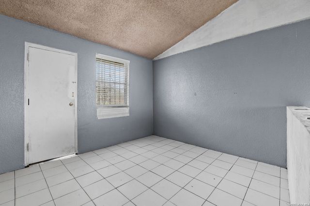 844 County Road 6846, Lytle, TX 78052