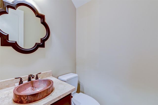 2306 Couch Street, Houston, TX 77008