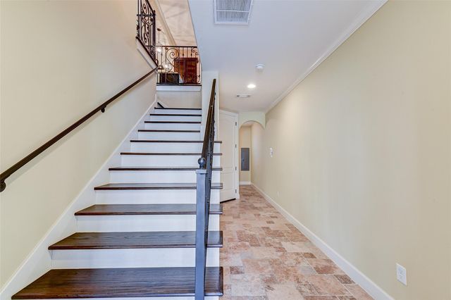2306 Couch Street, Houston, TX 77008
