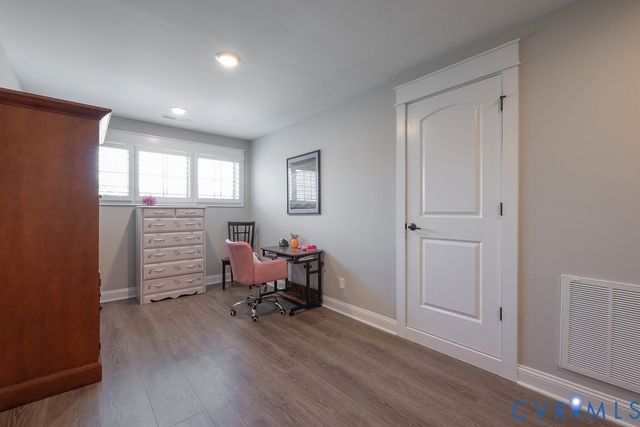 9212 Kinnerton Dr, Midlothian, VA 23112
