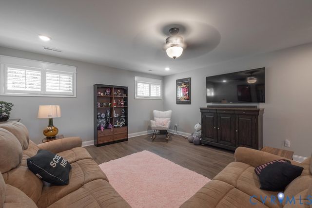 9212 Kinnerton Dr, Midlothian, VA 23112