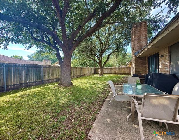 207 Navajo Drive, Victoria, TX 77904