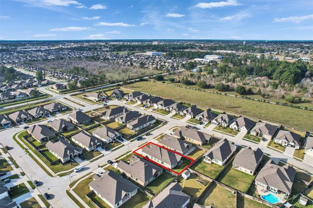 2211 Cherry Bridge Lane, Tomball, TX 77375