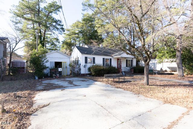 2525 Freeman Street, Fayetteville, NC 28301