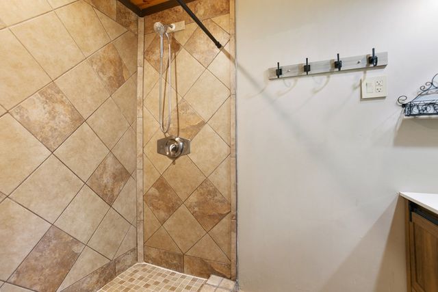 488 S Lemmon Lane, Ellijay, GA 30540