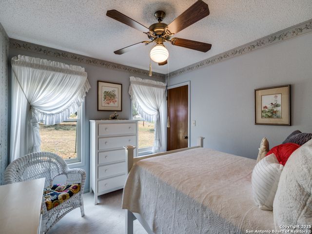 135 Manor, Comfort, TX 78013