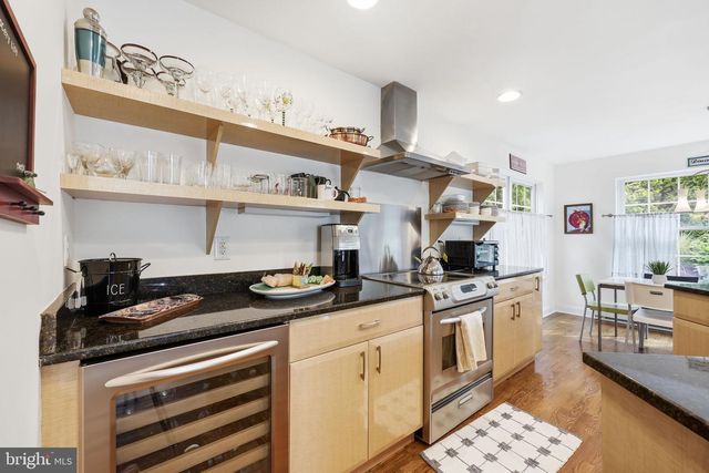 113 N PEMBROKE AVE, Margate City, NJ 08402