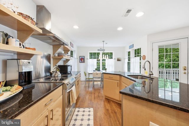 113 N PEMBROKE AVE, Margate City, NJ 08402