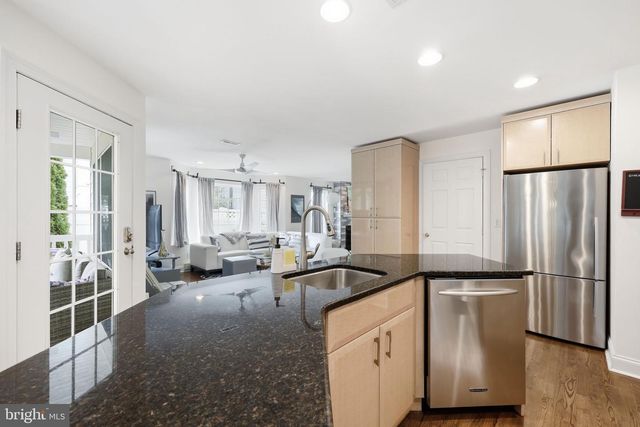 113 N PEMBROKE AVE, Margate City, NJ 08402