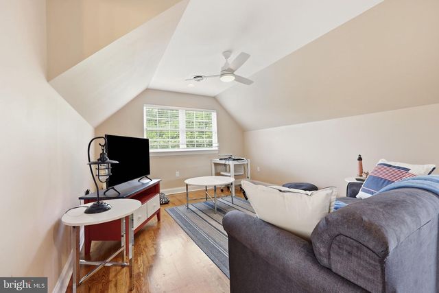 113 N PEMBROKE AVE, Margate City, NJ 08402