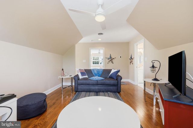 113 N PEMBROKE AVE, Margate City, NJ 08402