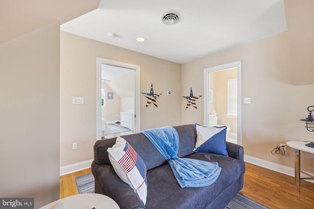 113 N PEMBROKE AVE, Margate City, NJ 08402
