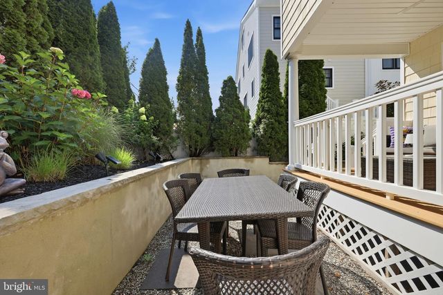 113 N PEMBROKE AVE, Margate City, NJ 08402