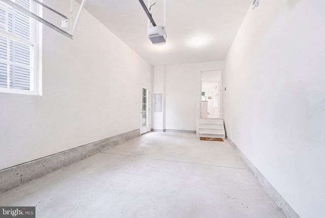 113 N PEMBROKE AVE, Margate City, NJ 08402