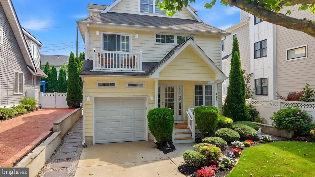113 N PEMBROKE AVE, Margate City, NJ 08402
