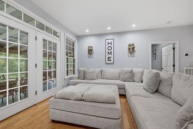 349 Parkview Ln, Centerville, TN 37033