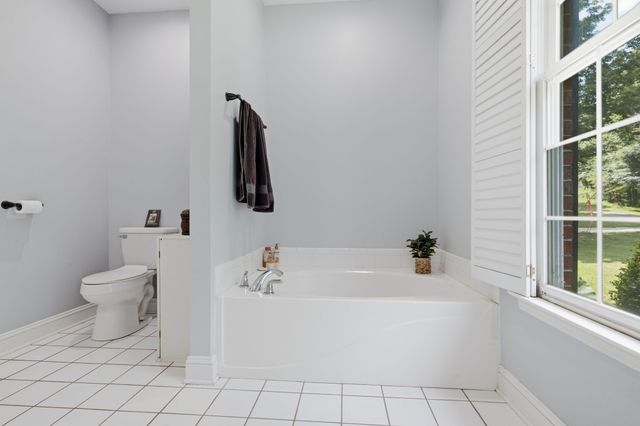 349 Parkview Ln, Centerville, TN 37033