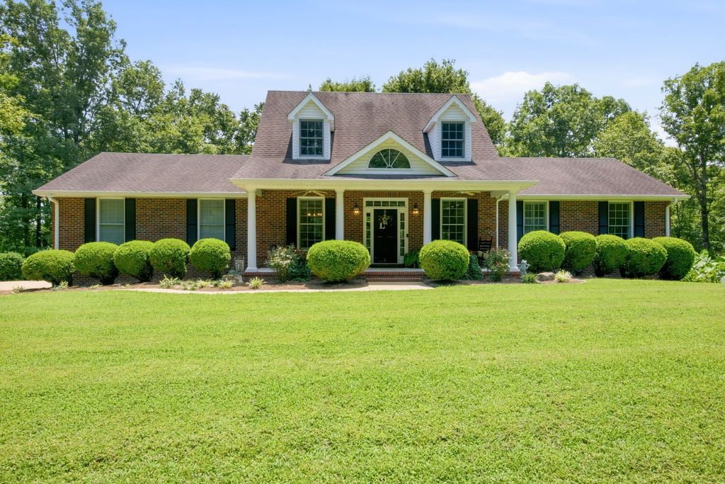 349 Parkview Ln, Centerville, TN 37033