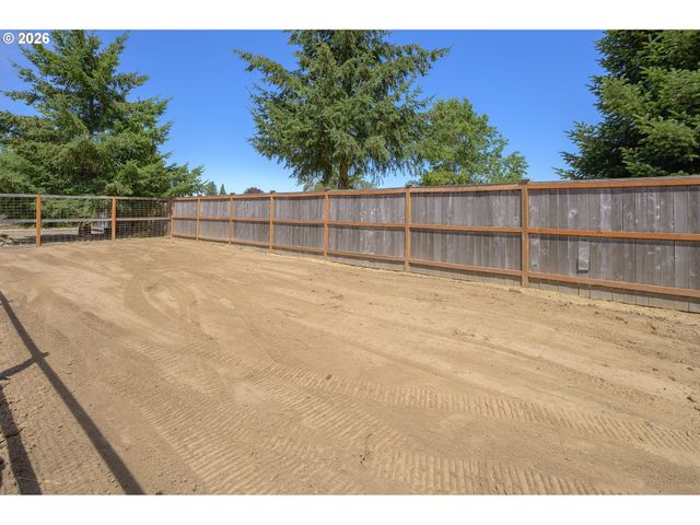 5670 Se RIVERSIDE Dr, Mc Minnville, OR 97128