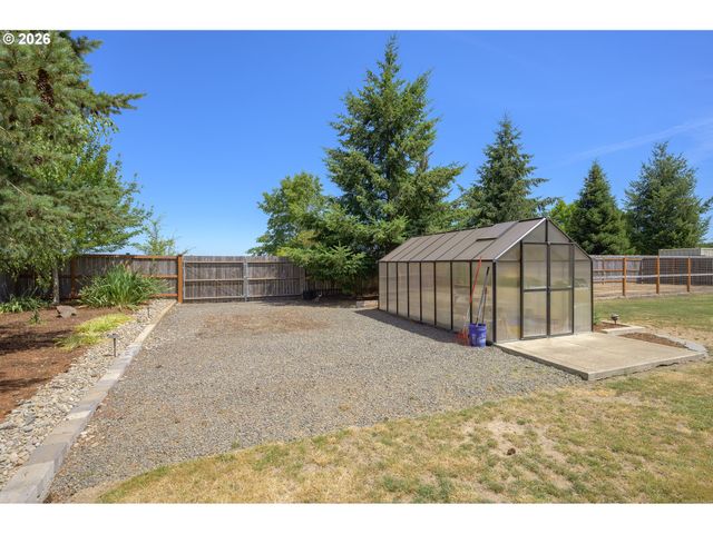 5670 Se RIVERSIDE Dr, Mc Minnville, OR 97128