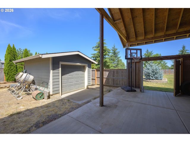 5670 Se RIVERSIDE Dr, Mc Minnville, OR 97128