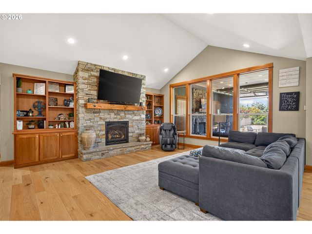 5670 Se RIVERSIDE Dr, Mc Minnville, OR 97128