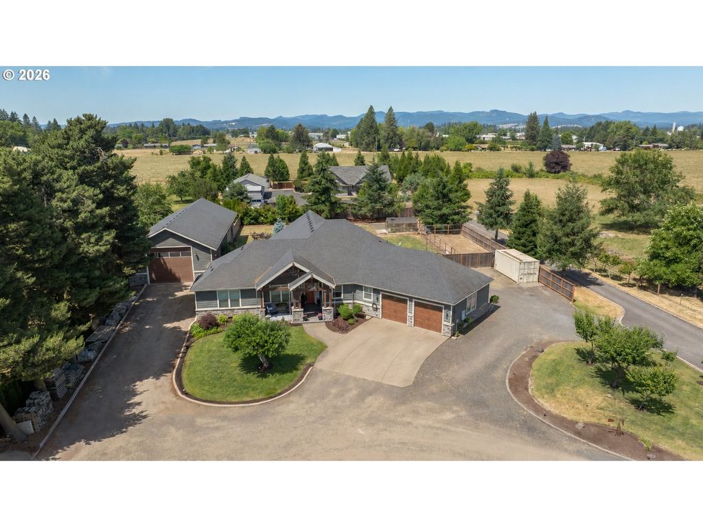Image 1 of property listing at 5670 Se RIVERSIDE Dr, Mc Minnville, OR 97128