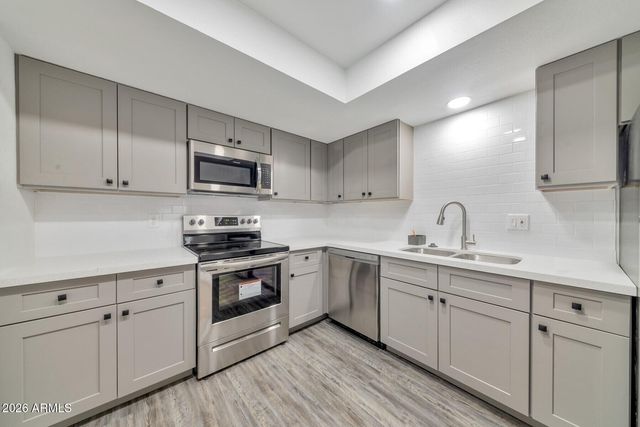 1001 W FLINT Street, Chandler, AZ 85224