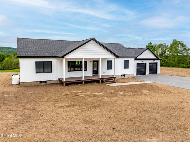 49 Hall Road, Pittstown, NY 12094