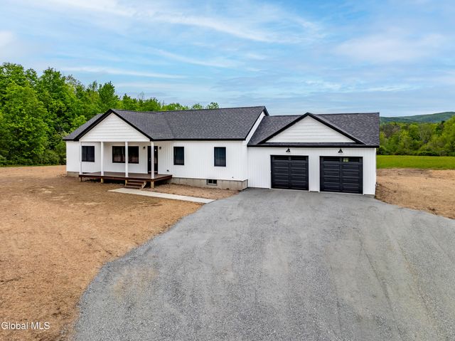 49 Hall Road, Pittstown, NY 12094