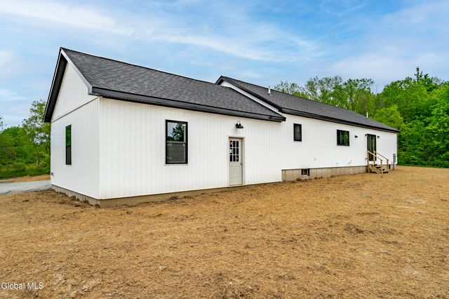 49 Hall Road, Pittstown, NY 12094