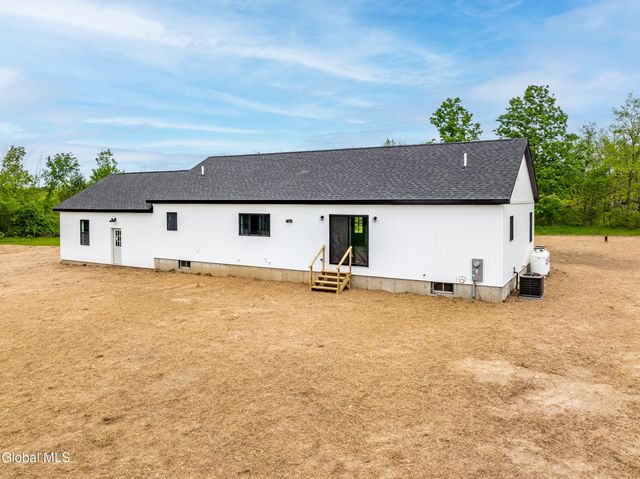 49 Hall Road, Pittstown, NY 12094