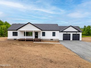 49 Hall Road, Pittstown, NY 12094