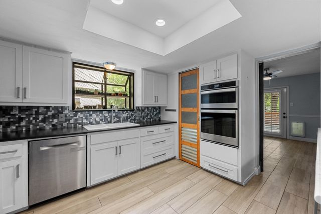 6110 Gardenridge HOLW, Austin, TX 78750