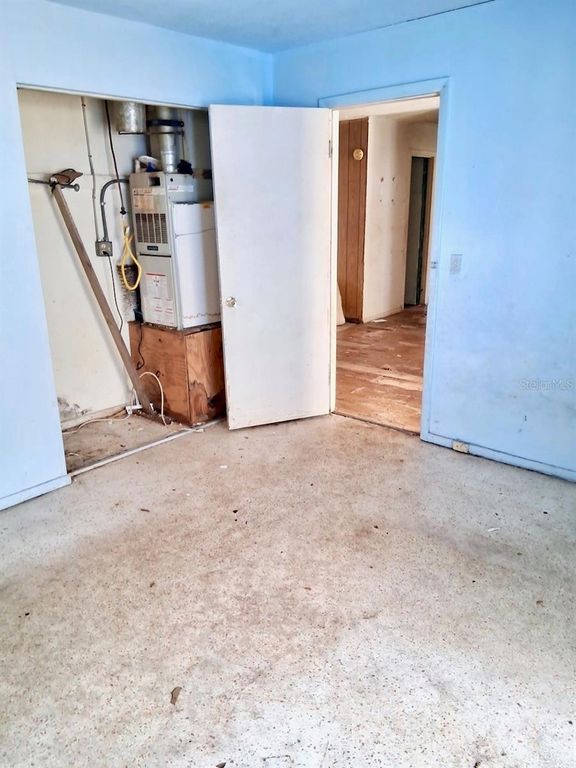 Image 6 of property listing at 1621 SE 15TH AVENUE, Gainesville, FL 32641