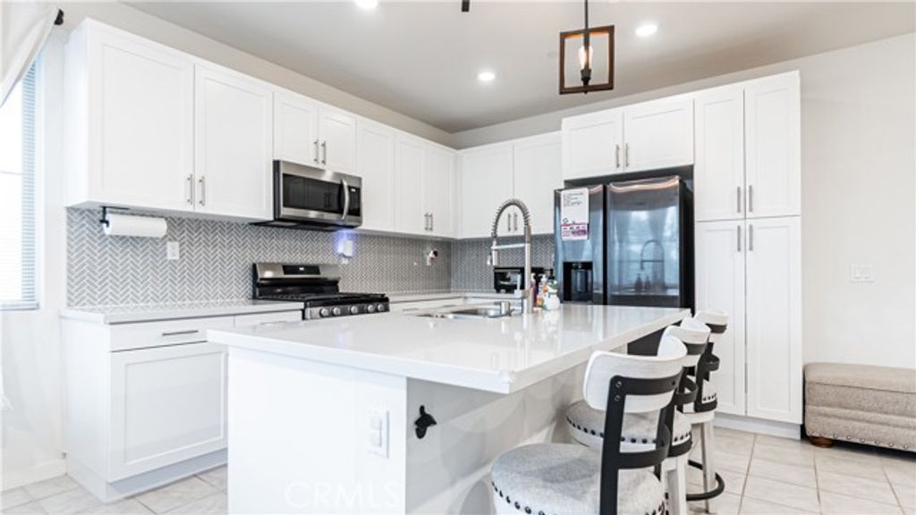 3590 E Peckham Paseo 2, Ontario, CA 91761