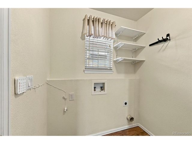 8020 S Algonquian Ct, Aurora, CO 80016