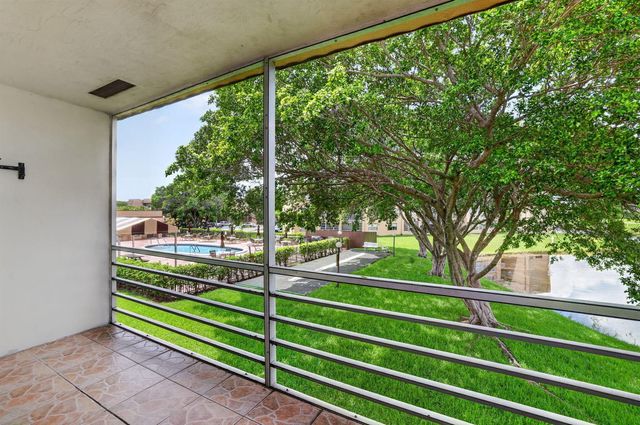 9141 Sunrise Lakes Boulevard 210, Sunrise, FL 33322