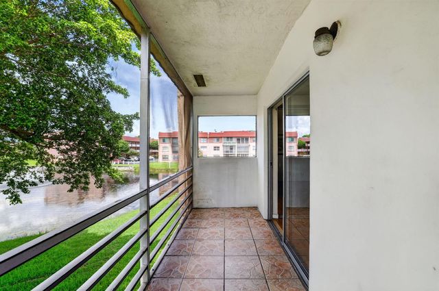 9141 Sunrise Lakes Boulevard 210, Sunrise, FL 33322