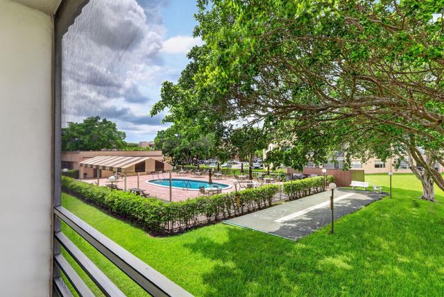9141 Sunrise Lakes Boulevard 210, Sunrise, FL 33322