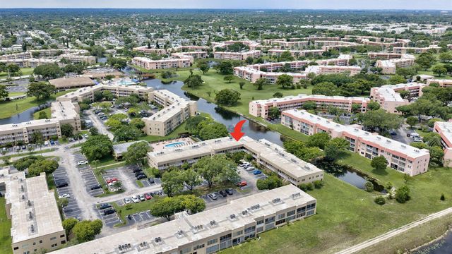 9141 Sunrise Lakes Boulevard 210, Sunrise, FL 33322