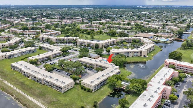 9141 Sunrise Lakes Boulevard 210, Sunrise, FL 33322